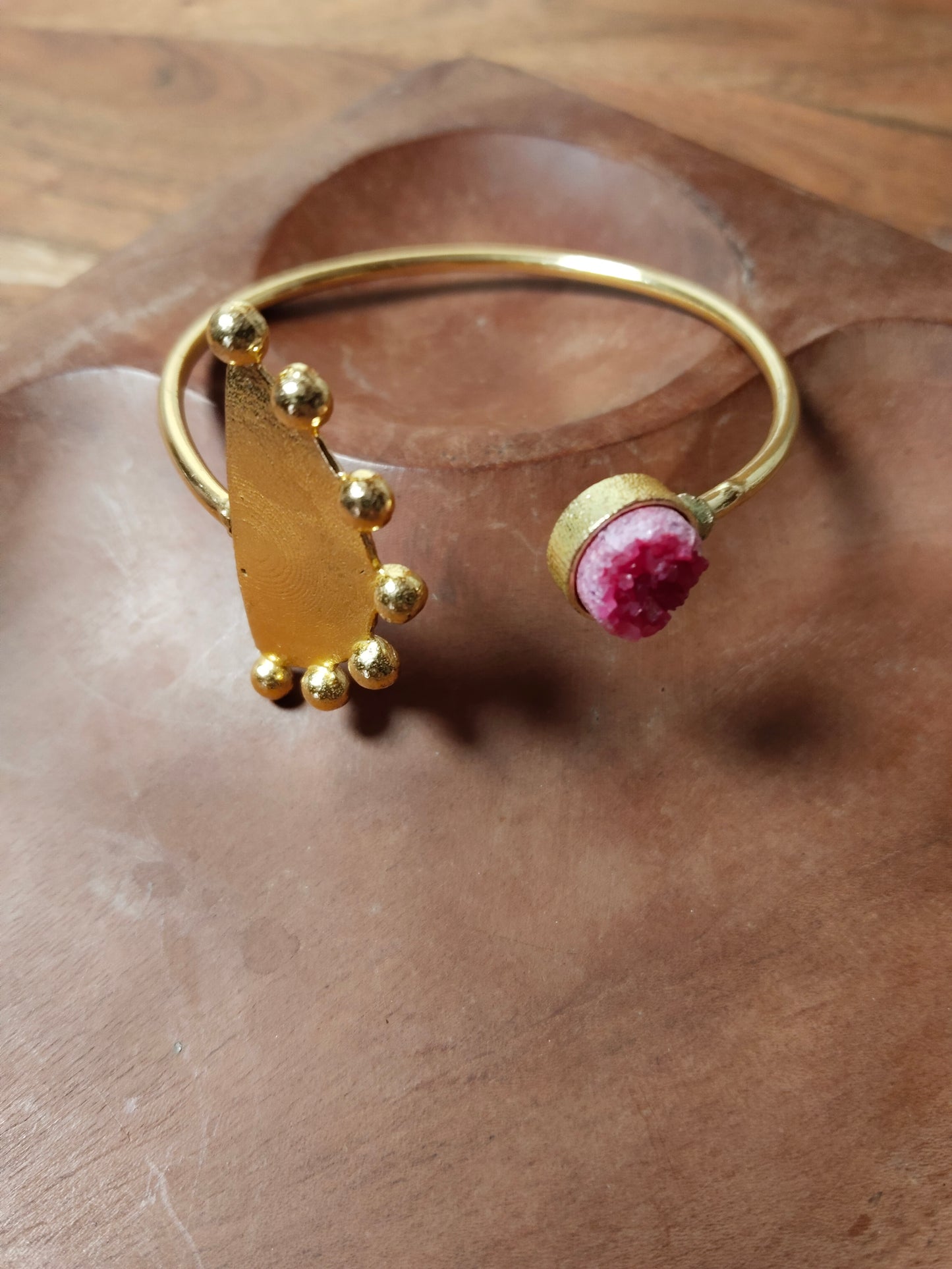 Dark Pink Druzy & Textured Gold Semicircle Bangle