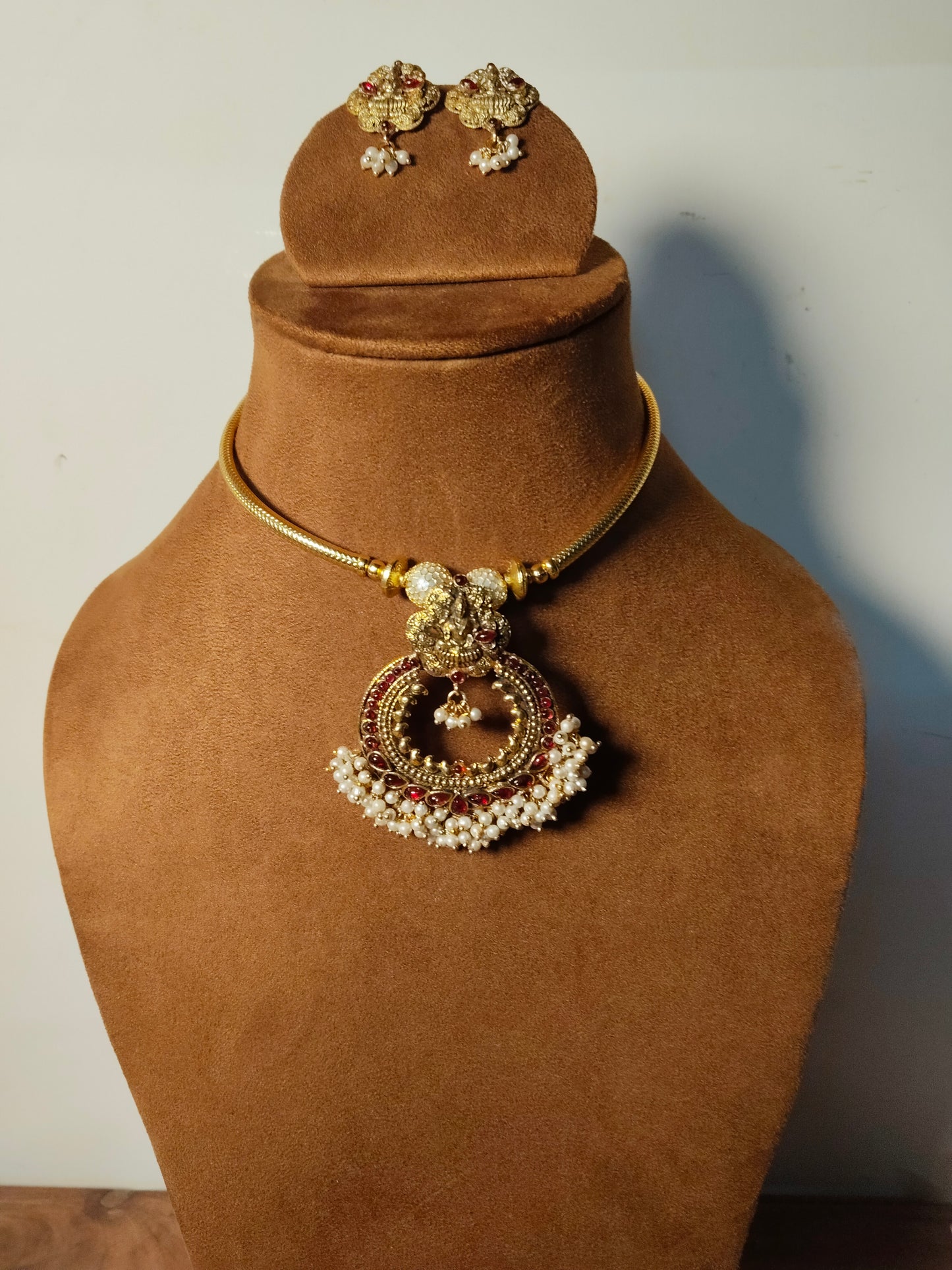 Red Kemp Pearl Beads Cluster Goddess Lakshmi Antique Necklace Set