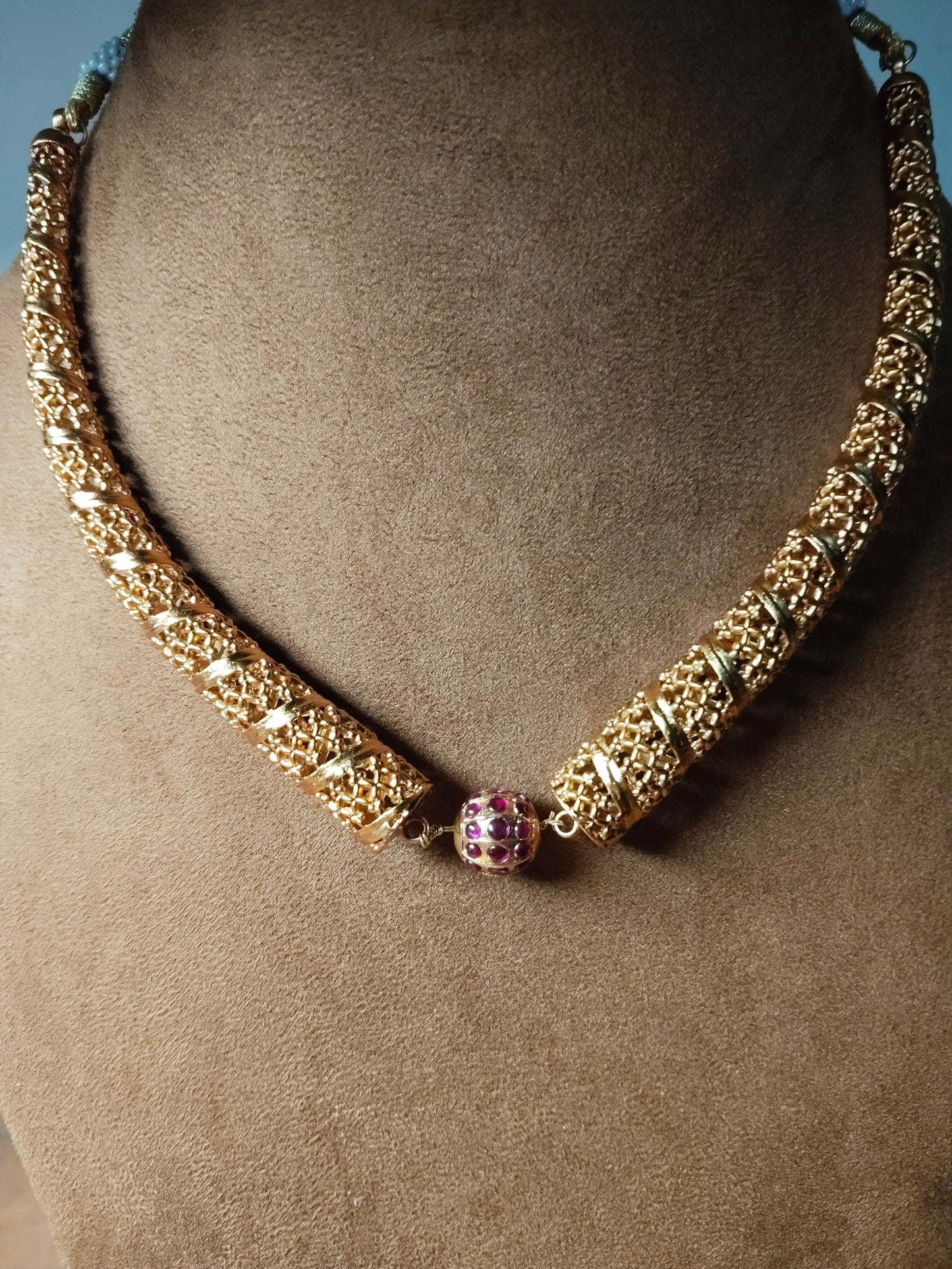 Pink Real Kemp Ball Matte Finish Kante Necklace