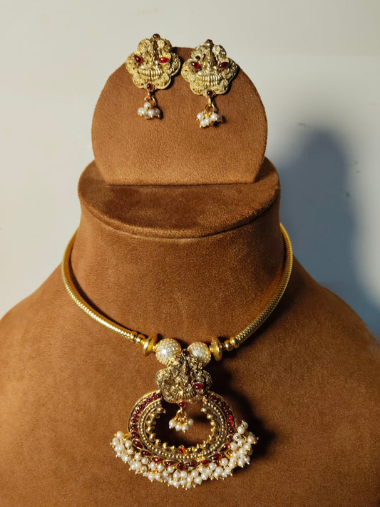 Red Kemp Pearl Beads Cluster Goddess Lakshmi Antique Necklace Set