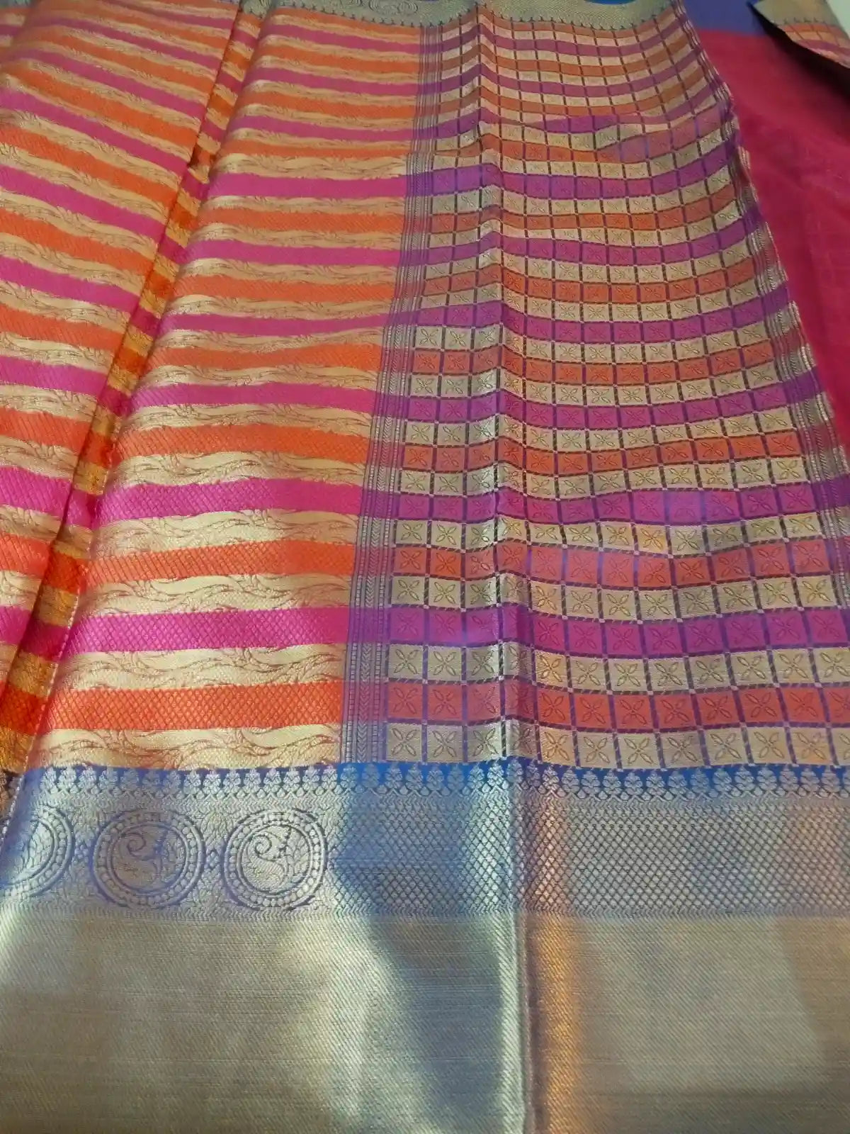Pallu of Magenta Kora Muslin Saree