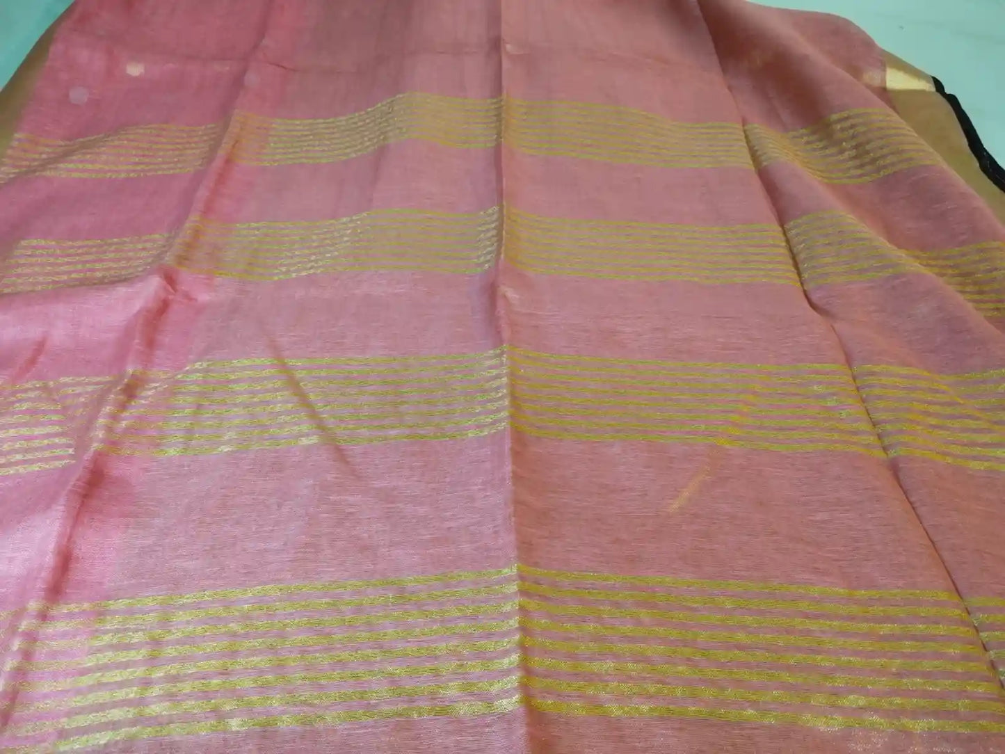 Pallu of Pink Zari Linen Saree