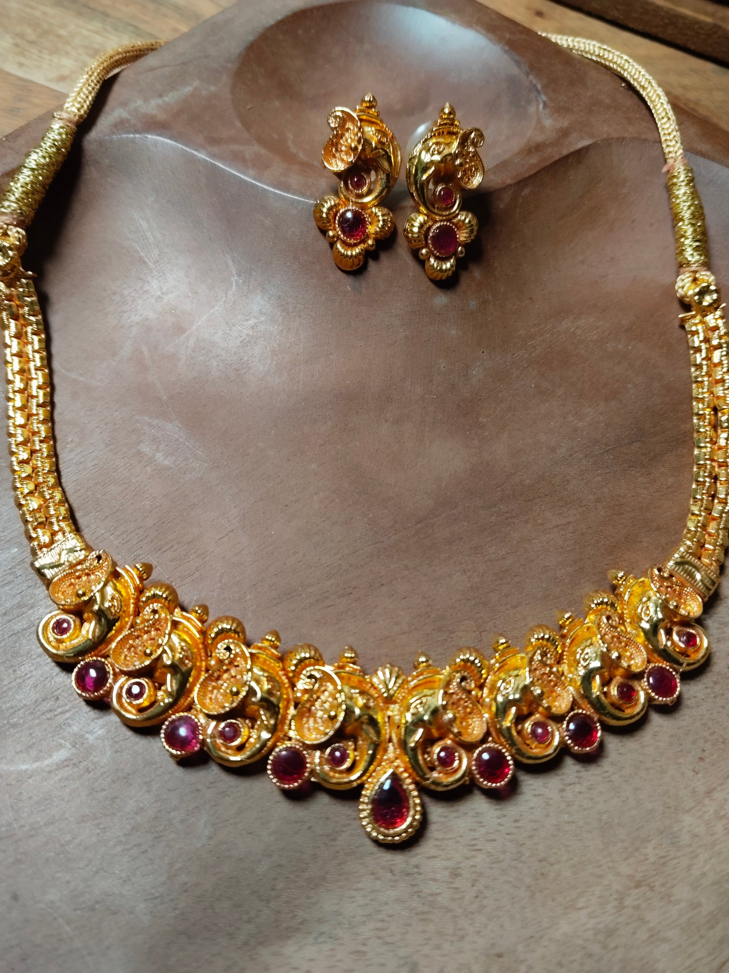 Pink Stone Studded Peshwai Lord Ganesha Gold Necklace Set