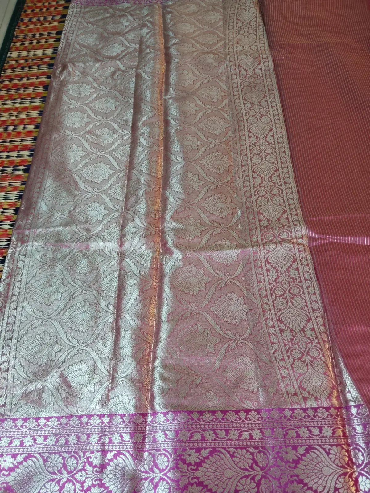Pallu of Pink & Magenta Cotton Silk Saree with Zari Buta