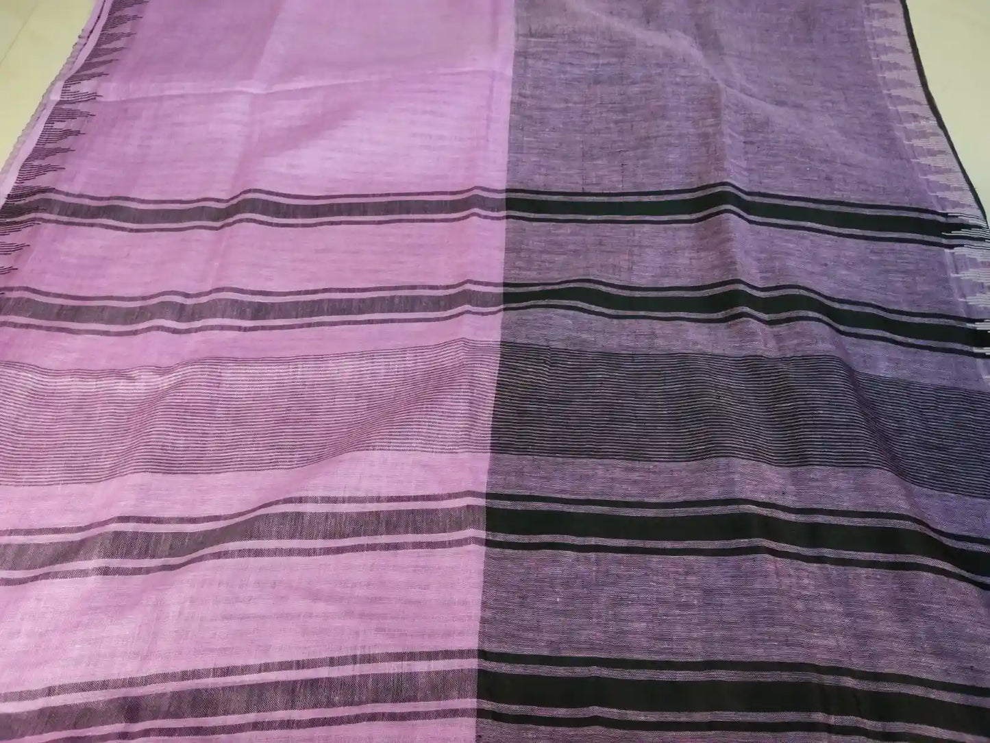 Pallu of Purple Handloom Linen Saree