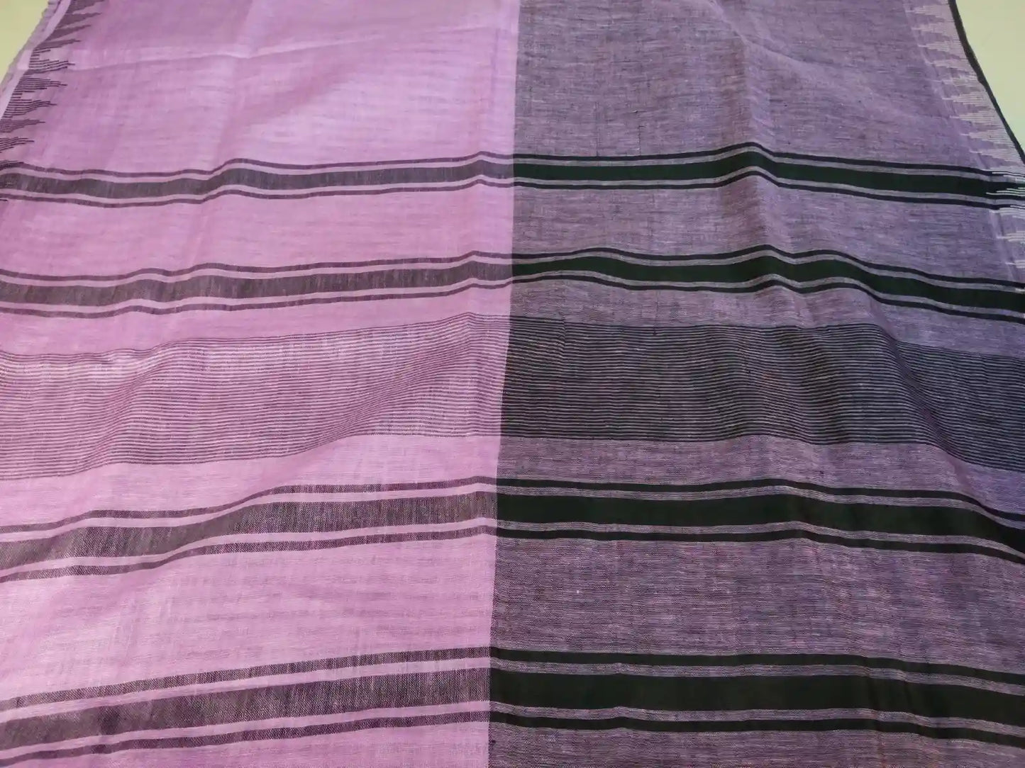 Pallu of Purple Handloom Linen Saree