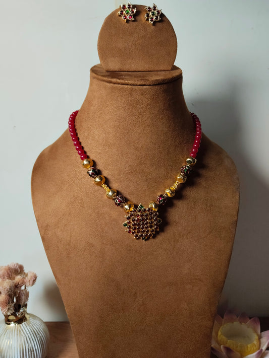 Red Green Kemp Gold Tone Rangoli Design Necklace Set