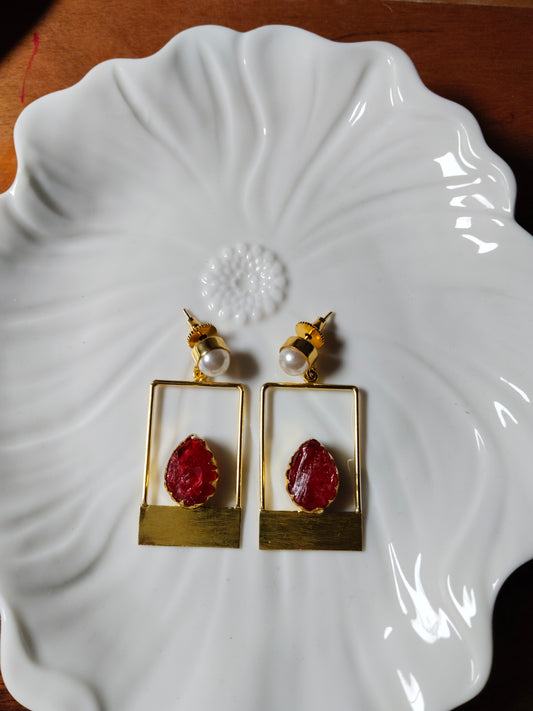 Red Dyed Stone & Pearl Gold Polished Earrings