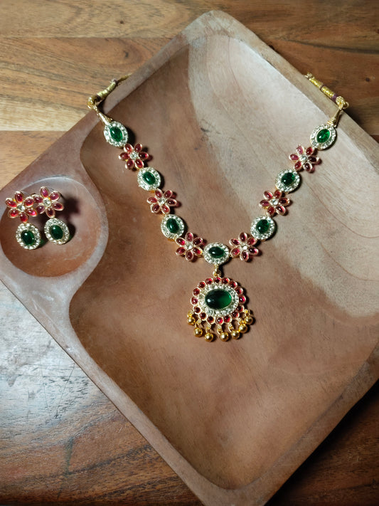Red Green White & Metal Necklace Set