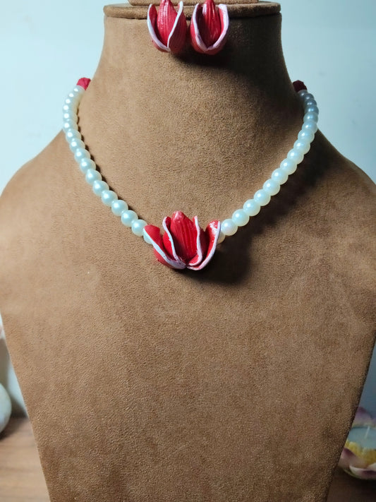 Red Clay Tulip with Pearls Necklace Set