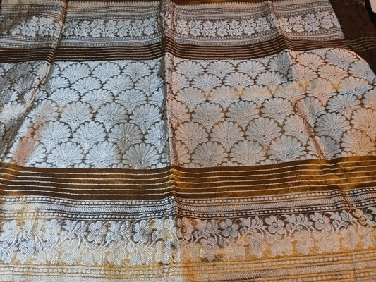Pallu of Gold Handloom Tissue Banarasi Saree