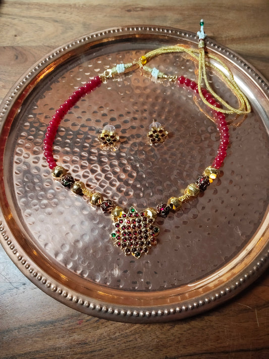 Red Green Kemp Gold Tone Rangoli Design Necklace Set