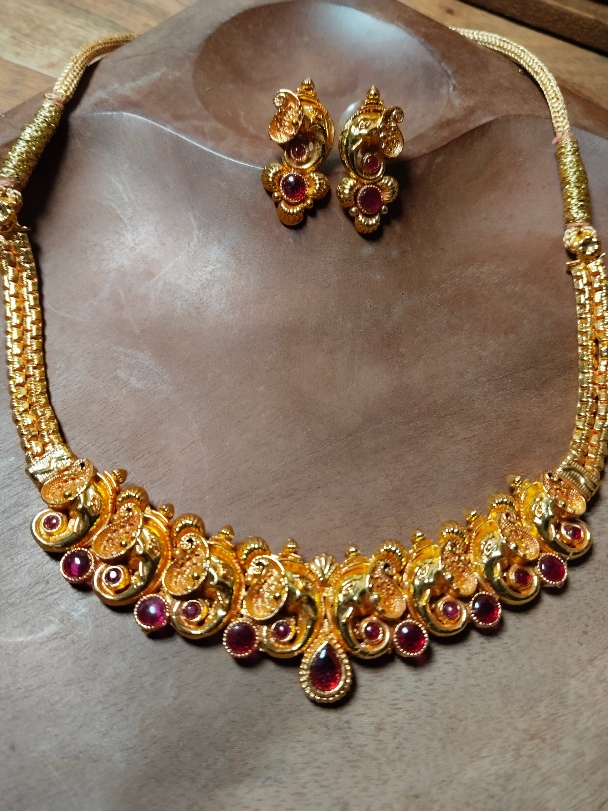 Pink Stone Studded Peshwai Lord Ganesha Gold Necklace Set